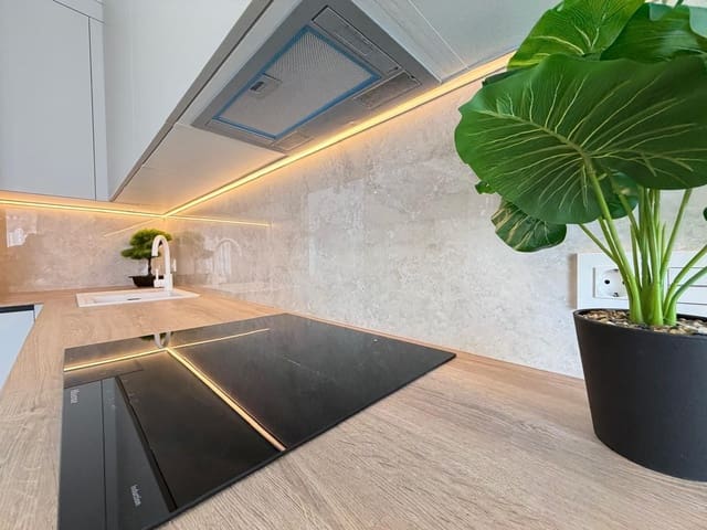 3 bedroom Penthouse for sale in Torrevieja - € 239,000 (Ref: 9732253)