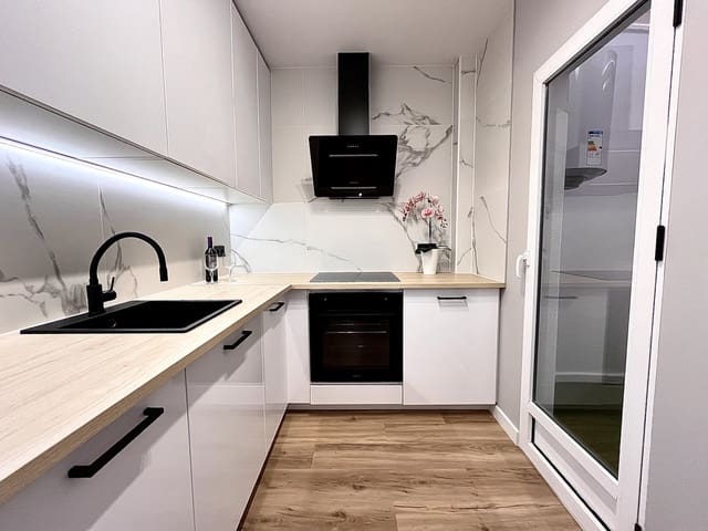 Casa de 3 habitaciones en La Zenia, Orihuela en venta - 279.000 € (Ref: 9732254)