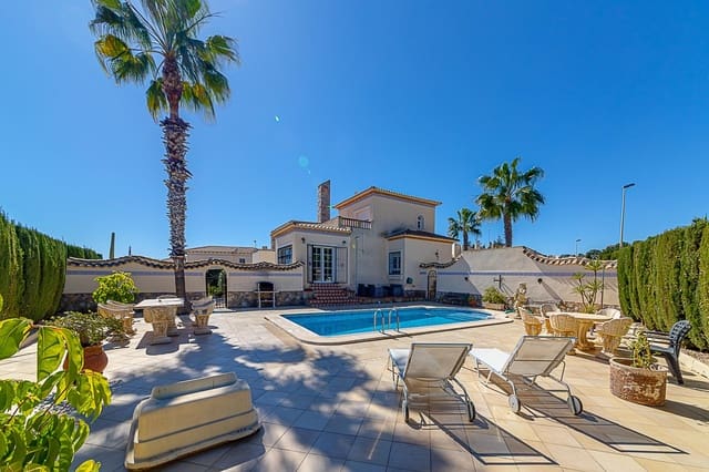 3 soveværelse Villa til salg i Las Ramblas Golf, Orihuela med swimmingpool - € 550.000 (Ref: 9732272)