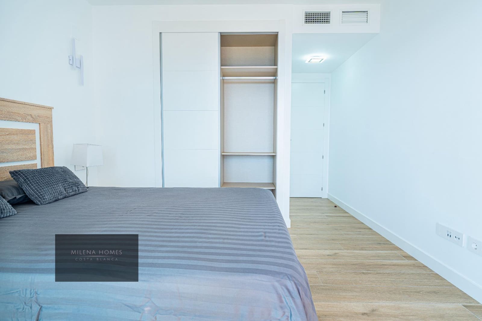 2 slaapkamer Appartement te koop in Orihuela Costa met zwembad - € 559.000 (Ref: 9732278)