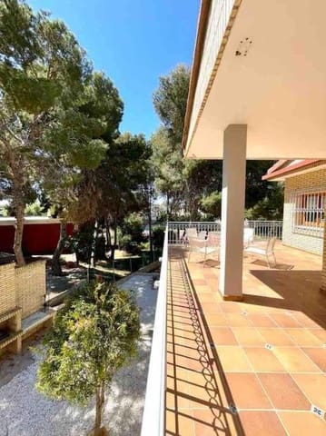 4 soveværelse Villa til salg i Campoamor, Orihuela med swimmingpool - € 850.000 (Ref: 9732282)