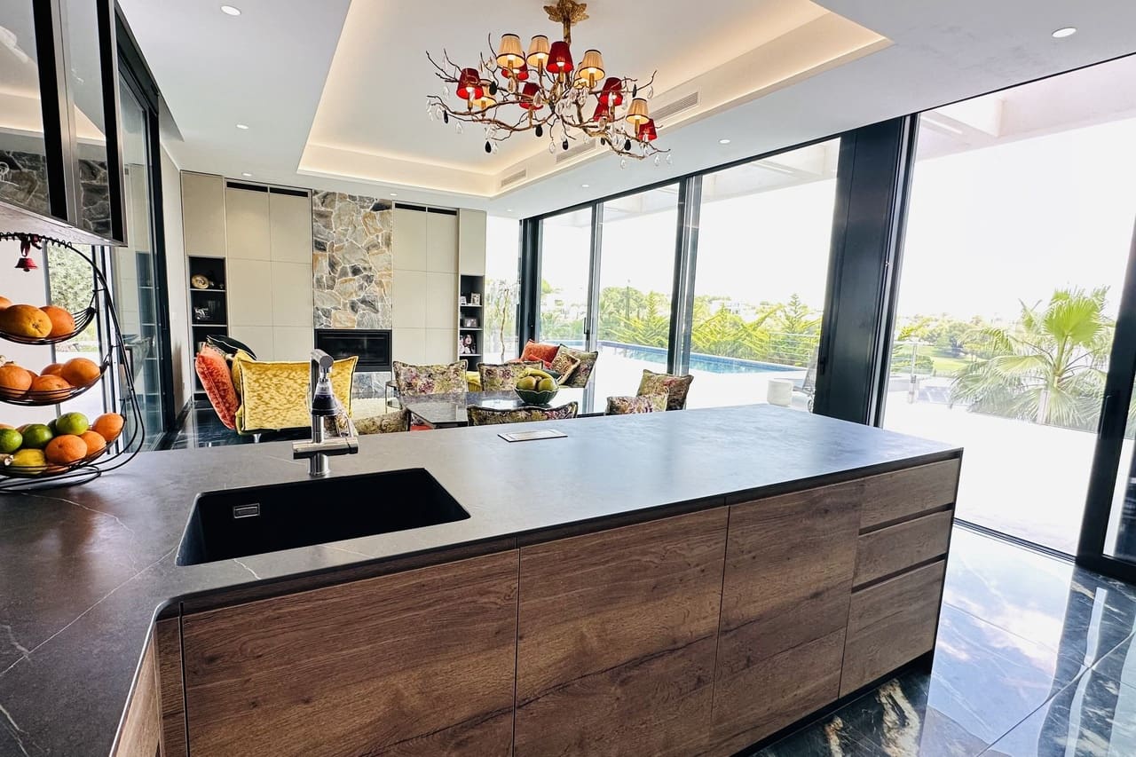 6 bedroom Villa for sale in Las Colinas Golf with garage - € 2,195,000 (Ref: 9732298)