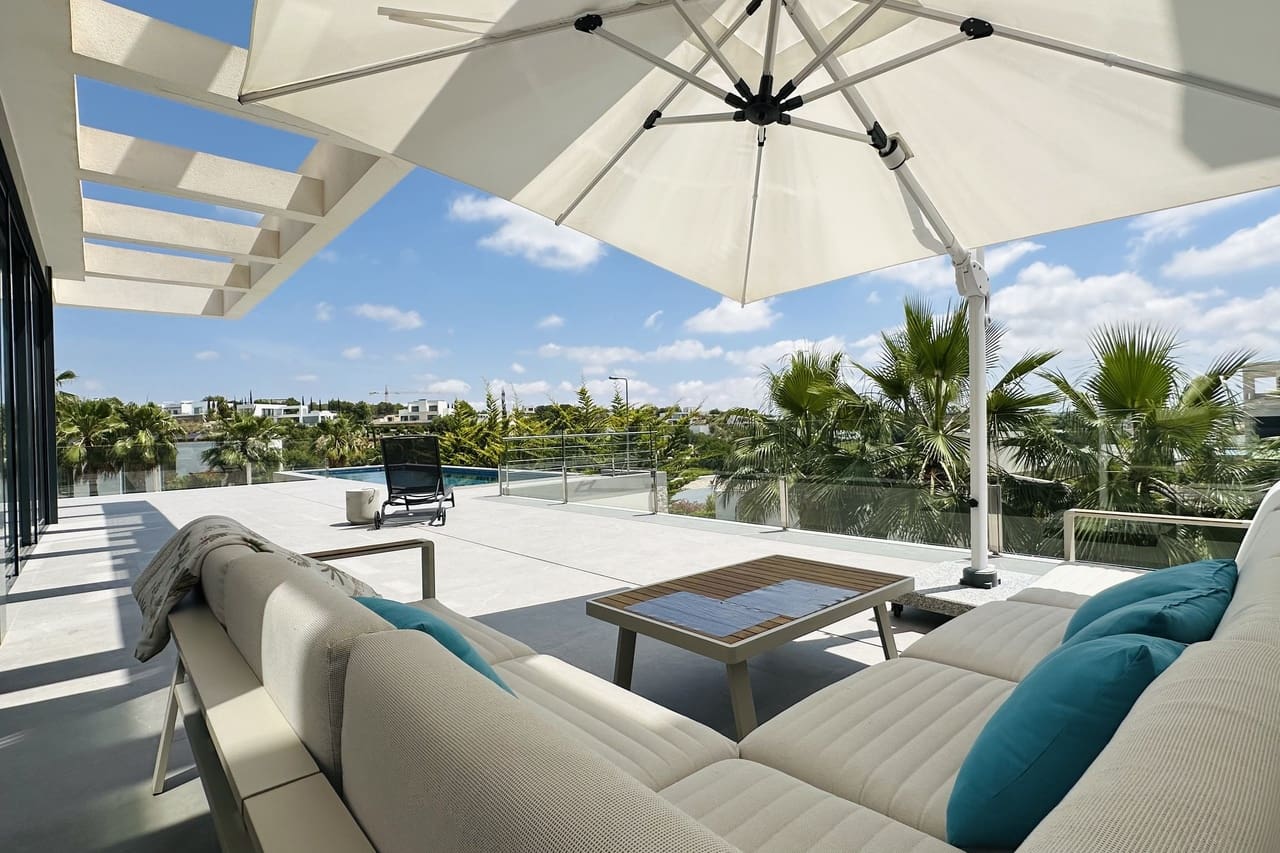 6 bedroom Villa for sale in Las Colinas Golf with garage - € 2,195,000 (Ref: 9732298)