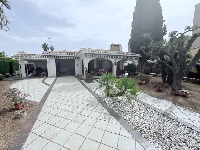 4 makuuhuone Huvila myytävänä paikassa Campoamor, Orihuela - 799 000 € (Ref: 9732299)