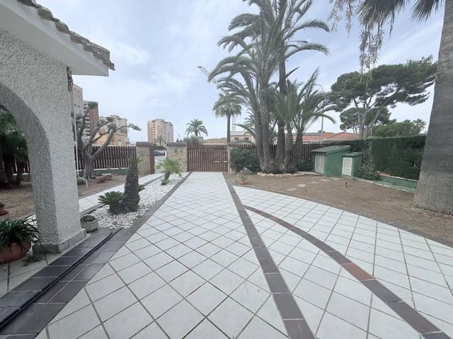 4 makuuhuone Huvila myytävänä paikassa Campoamor, Orihuela - 799 000 € (Ref: 9732299)