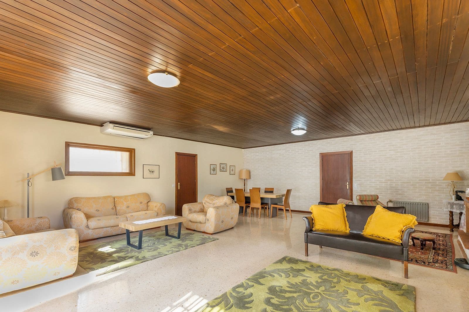 5 bedroom Villa for sale in Filipinas - € 670,000 (Ref: 9732309)