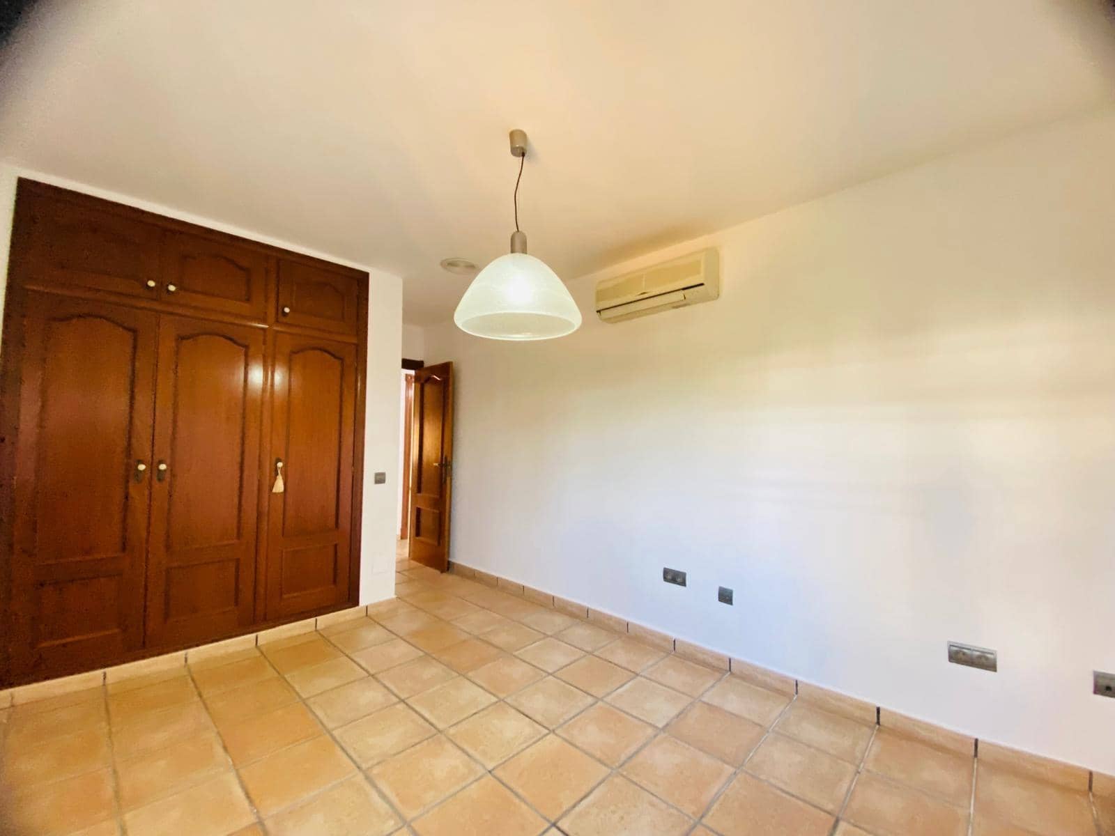 2 slaapkamer Villa te koop in La Florida met zwembad - € 819.900 (Ref: 9732350)