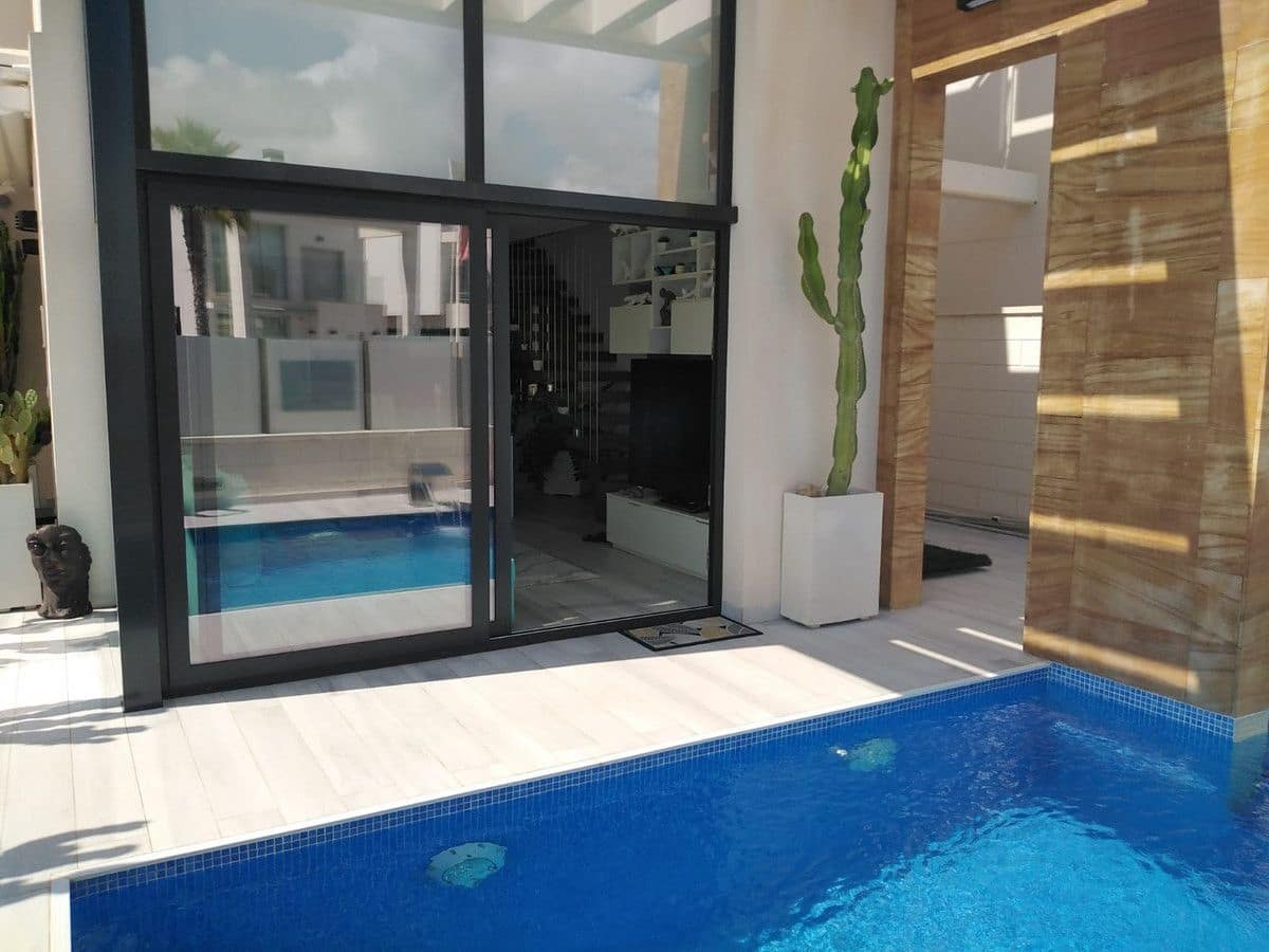 3 sypialnia Willa na sprzedaż w Orihuela Costa - 439 000 € (Ref: 9732358)
