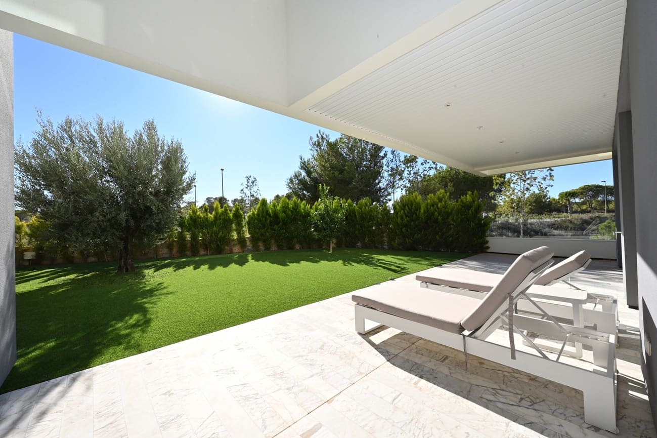 3 bedroom Apartment for sale in Las Colinas Golf with pool - € 845,000 (Ref: 9732360)