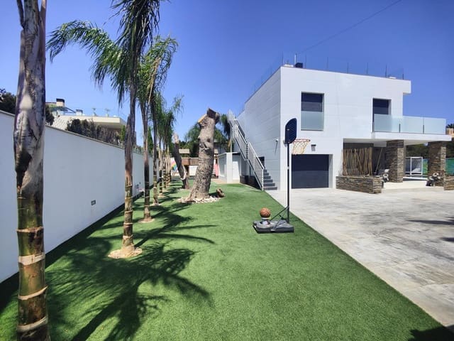 5 camera da letto Villa in vendita in Cabo Roig, Orihuela con piscina - 1.559.900 € (Rif: 9732361)