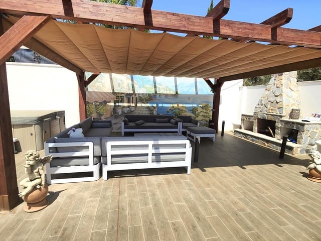 5 camera da letto Villa in vendita in Cabo Roig, Orihuela con piscina - 1.559.900 € (Rif: 9732361)