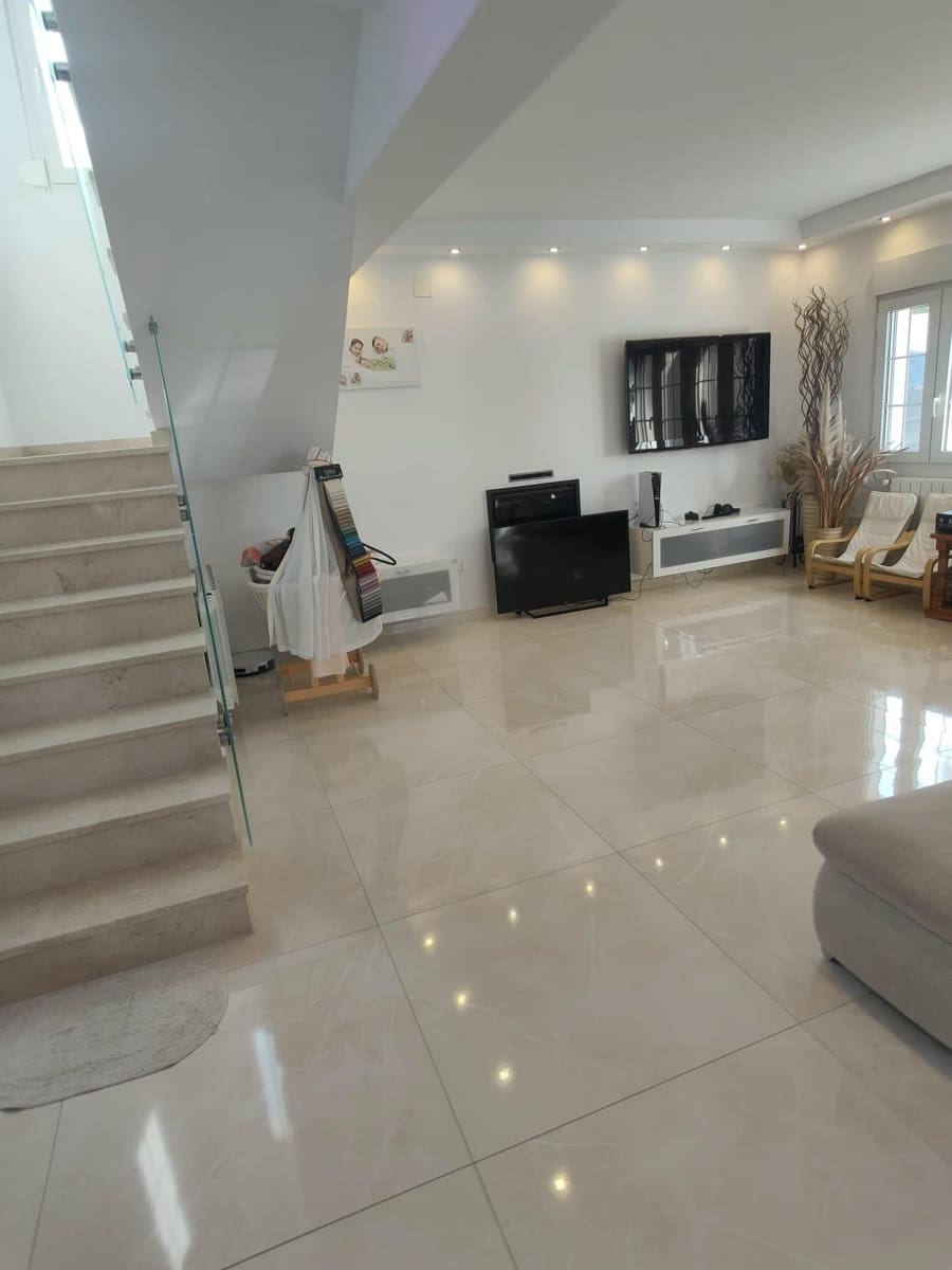 4 sypialnia Willa na sprzedaż w La Zenia z basenem - 1 300 000 € (Ref: 9732362)