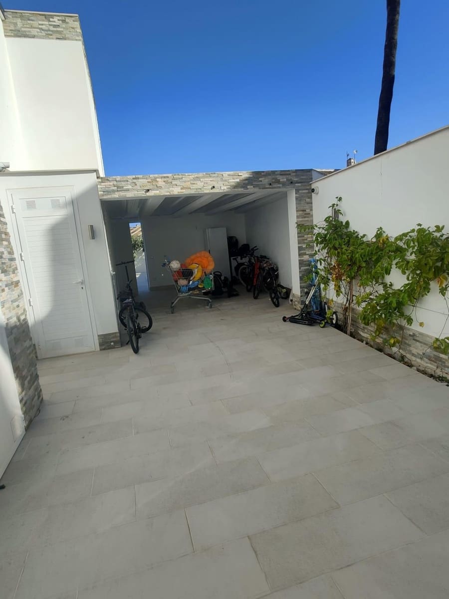 4 sypialnia Willa na sprzedaż w La Zenia z basenem - 1 300 000 € (Ref: 9732362)