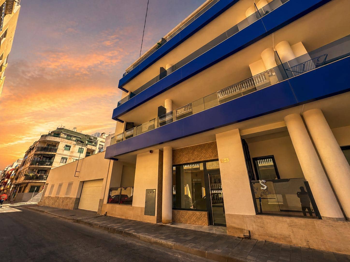 3 soveværelse Penthouse til salg i Torrevieja med swimmingpool - € 399.000 (Ref: 9744154)