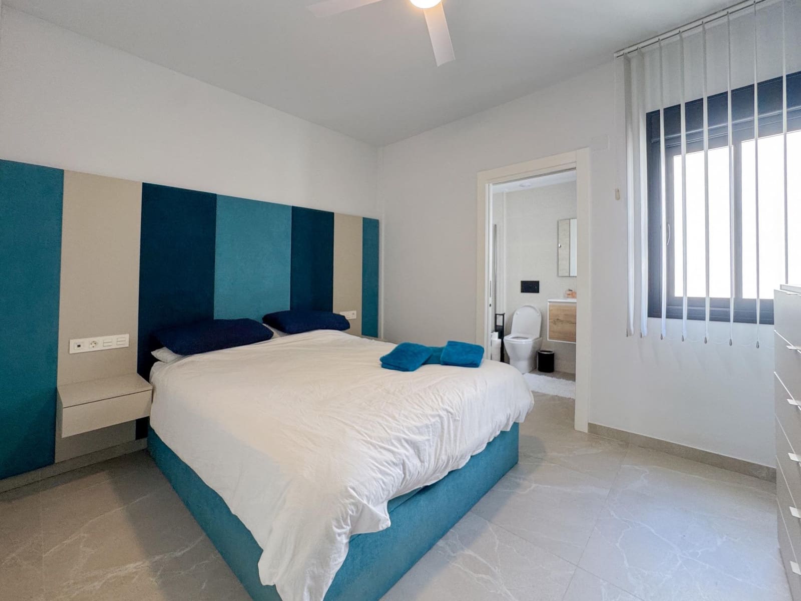 3 soveværelse Penthouse til salg i Torrevieja med swimmingpool - € 399.000 (Ref: 9744154)