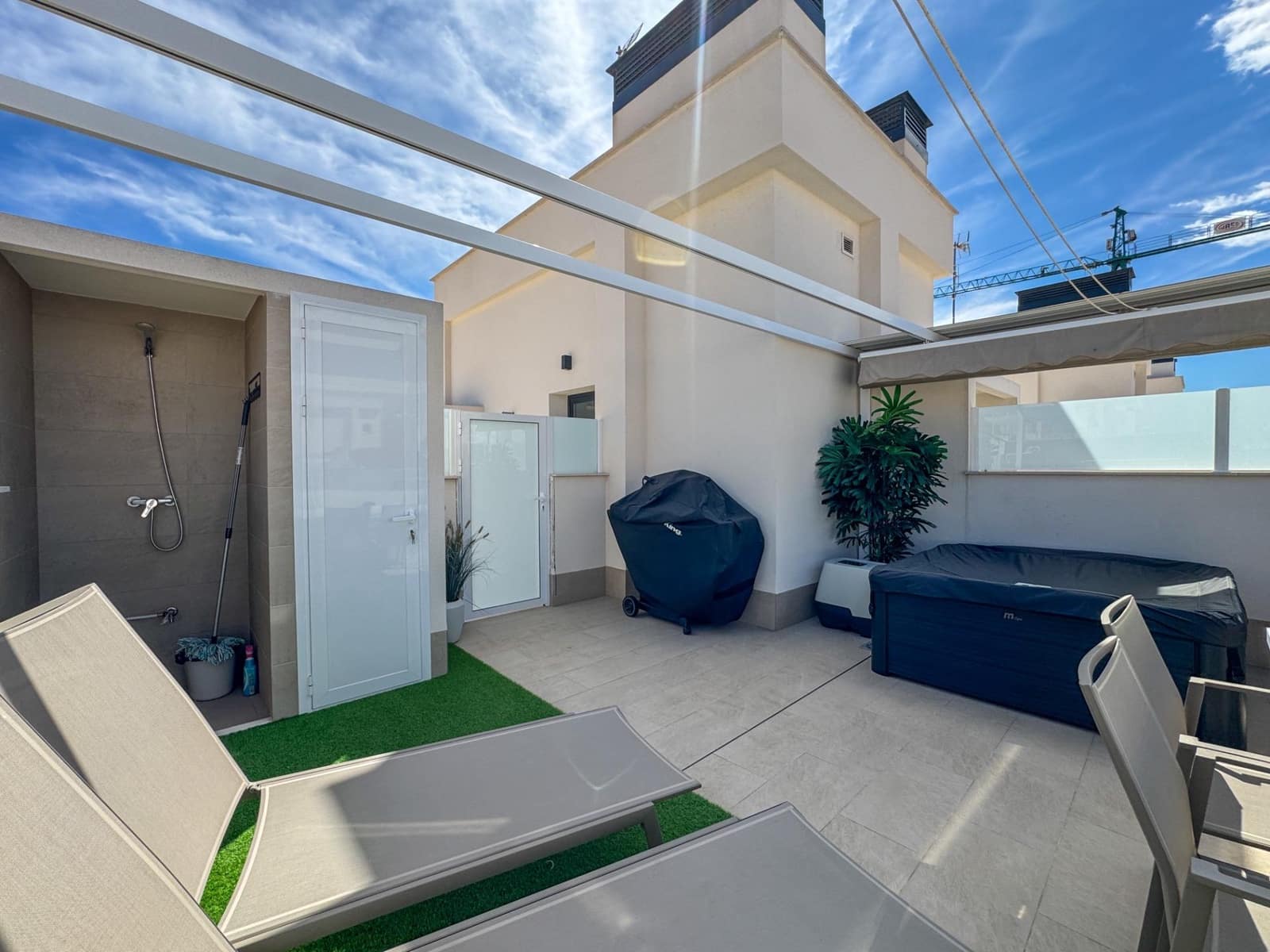 3 soveværelse Penthouse til salg i Torrevieja med swimmingpool - € 399.000 (Ref: 9744154)