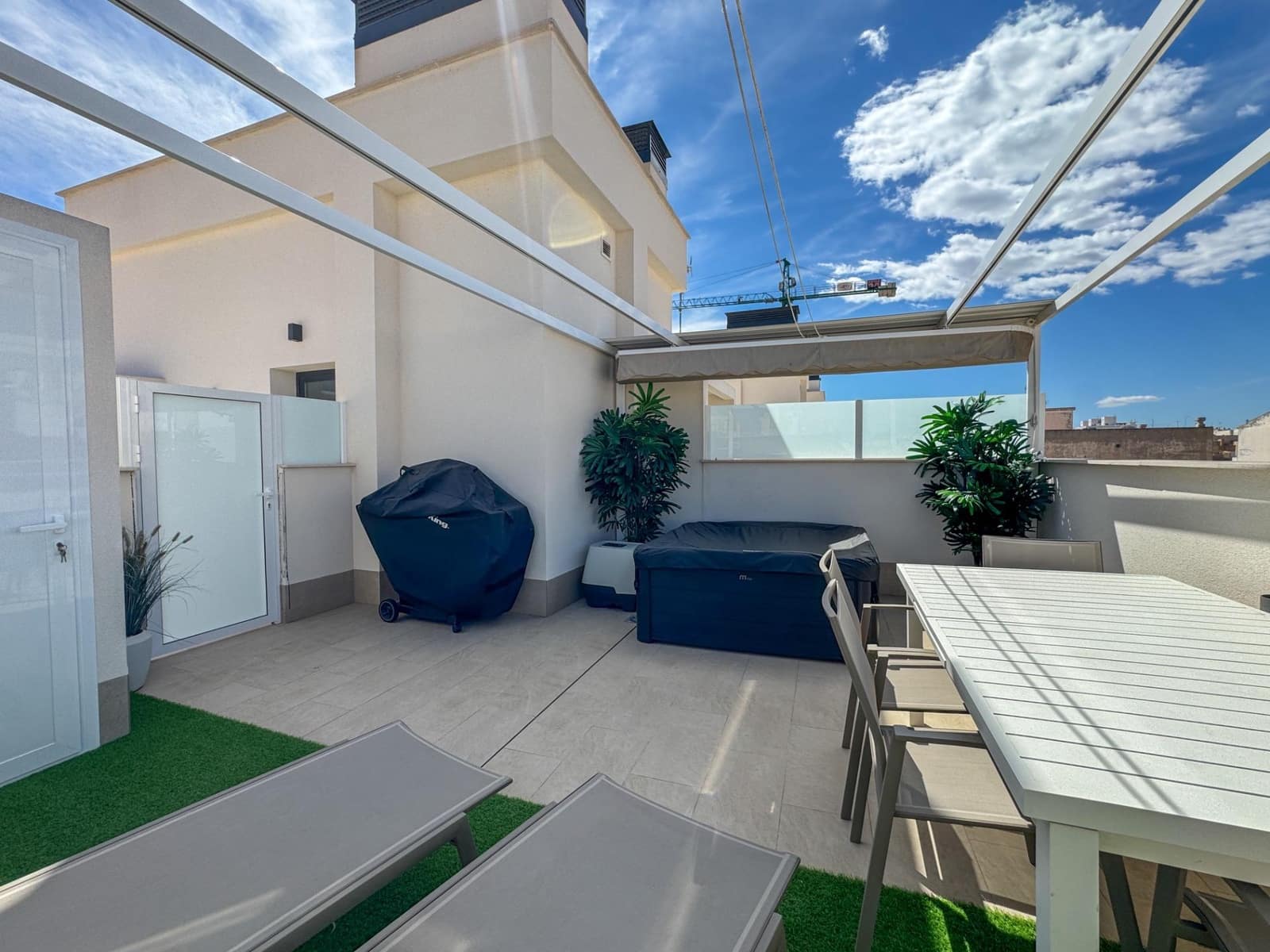 3 soveværelse Penthouse til salg i Torrevieja med swimmingpool - € 399.000 (Ref: 9744154)