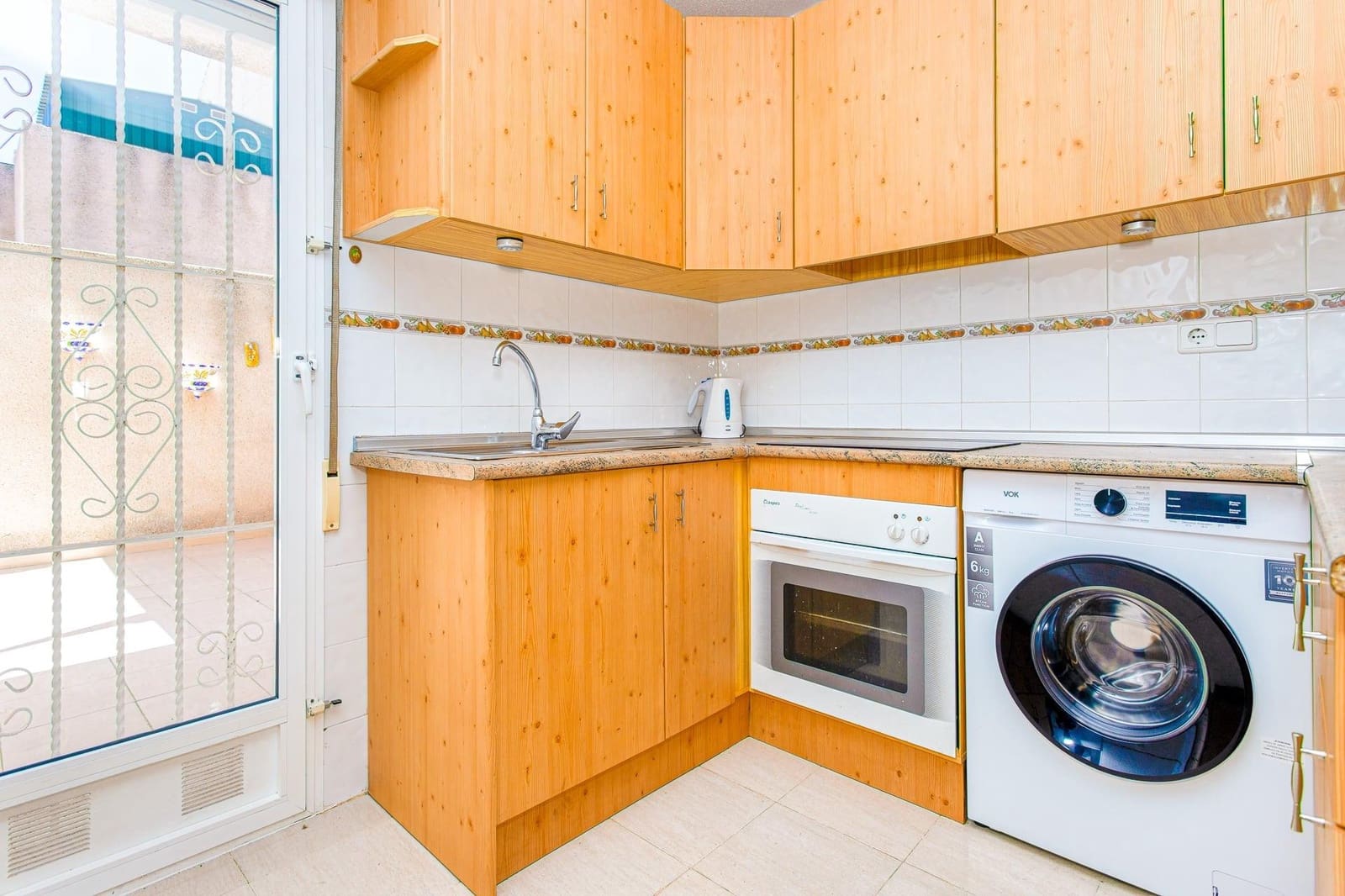 2 makuuhuone Bungalow myytävänä paikassa Orihuela Costa mukana uima-altaan 
autotalli - 145 000 € (Ref: 9745308)