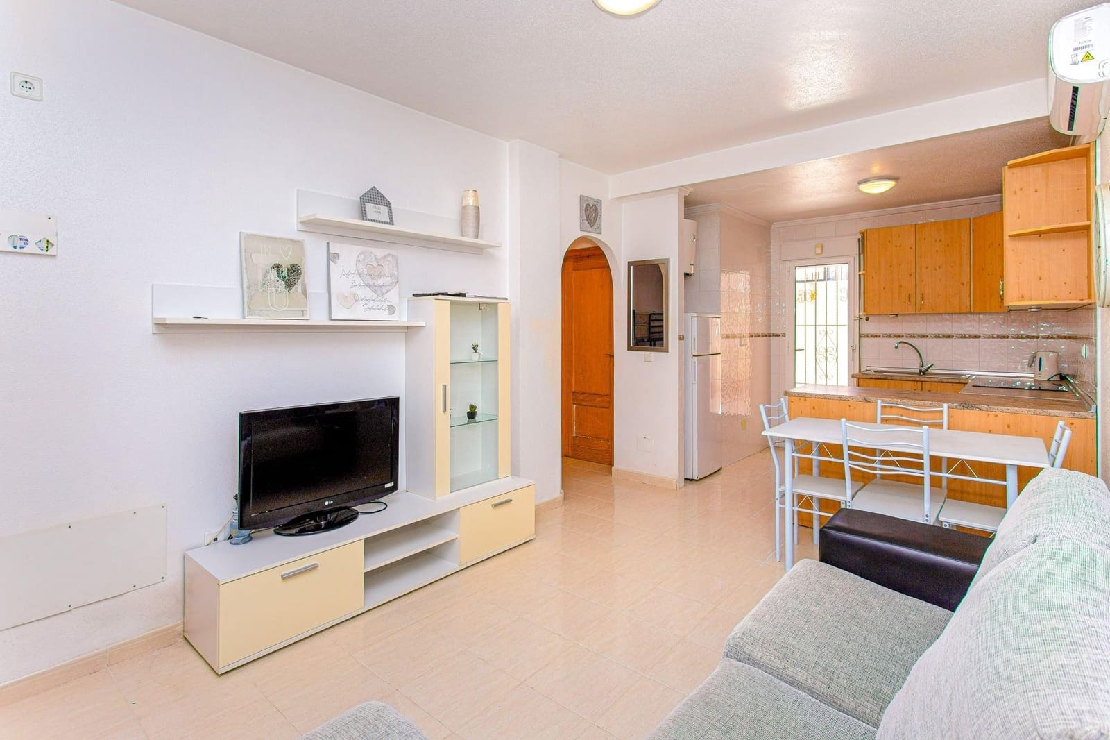 2 makuuhuone Bungalow myytävänä paikassa Orihuela Costa mukana uima-altaan 
autotalli - 145 000 € (Ref: 9745308)