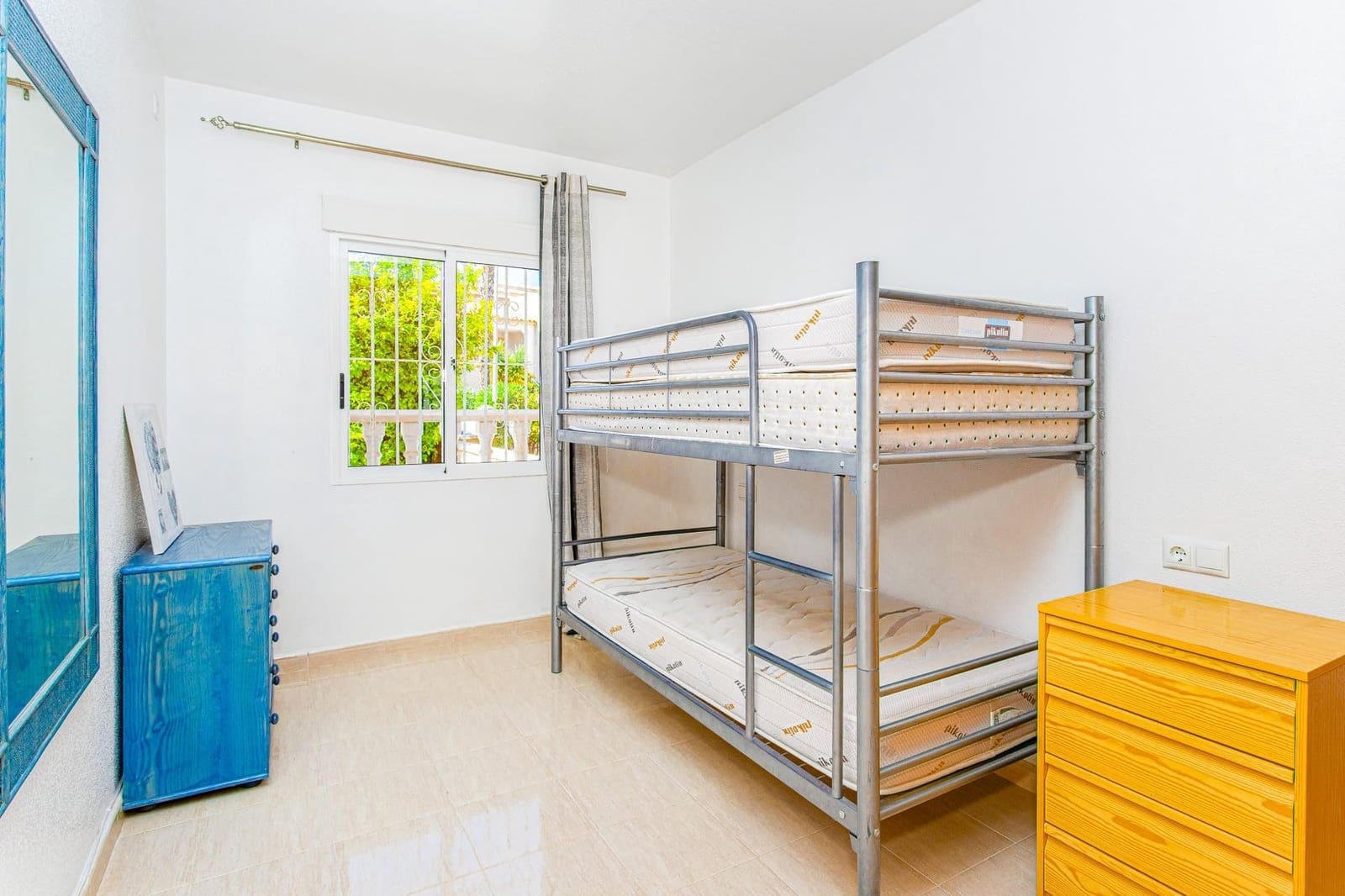 2 makuuhuone Bungalow myytävänä paikassa Orihuela Costa mukana uima-altaan 
autotalli - 145 000 € (Ref: 9745308)
