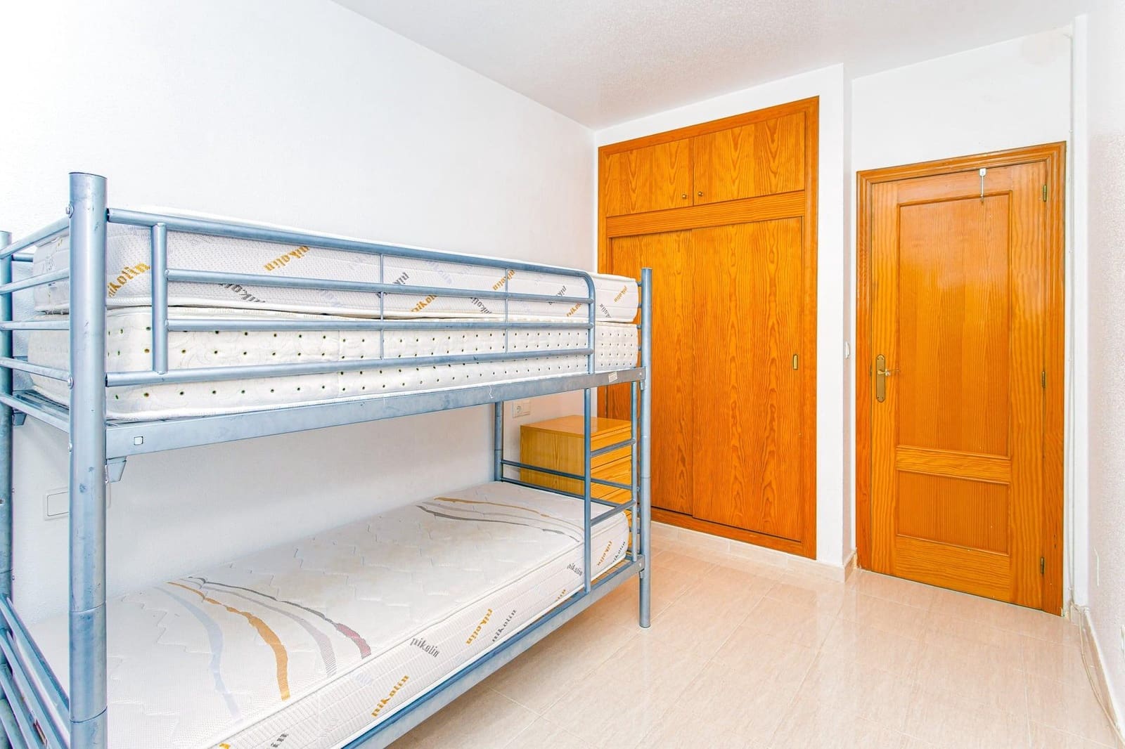 2 makuuhuone Bungalow myytävänä paikassa Orihuela Costa mukana uima-altaan 
autotalli - 145 000 € (Ref: 9745308)