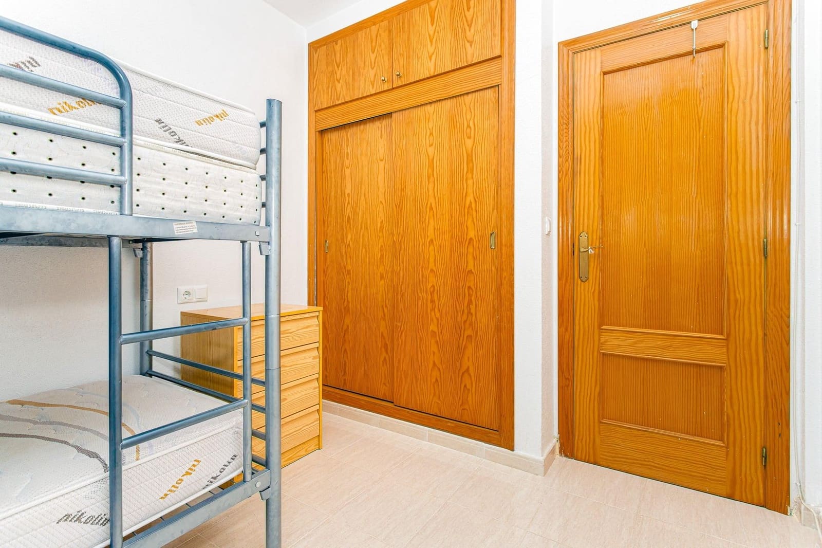 2 makuuhuone Bungalow myytävänä paikassa Orihuela Costa mukana uima-altaan 
autotalli - 145 000 € (Ref: 9745308)