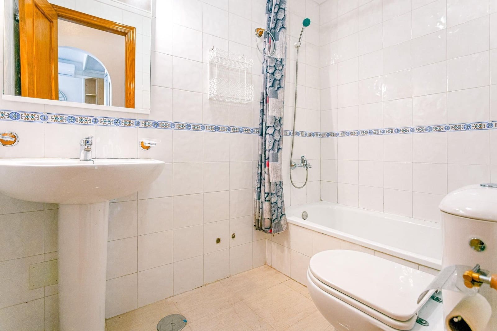 2 makuuhuone Bungalow myytävänä paikassa Orihuela Costa mukana uima-altaan 
autotalli - 145 000 € (Ref: 9745308)