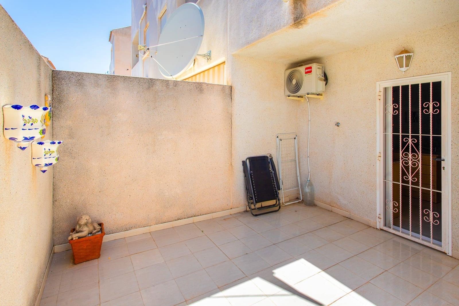 2 makuuhuone Bungalow myytävänä paikassa Orihuela Costa mukana uima-altaan 
autotalli - 145 000 € (Ref: 9745308)
