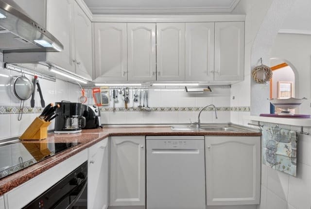 Piso de 3 habitaciones en La Zenia, Orihuela en venta con piscina - 249.000 € (Ref: 9770741)