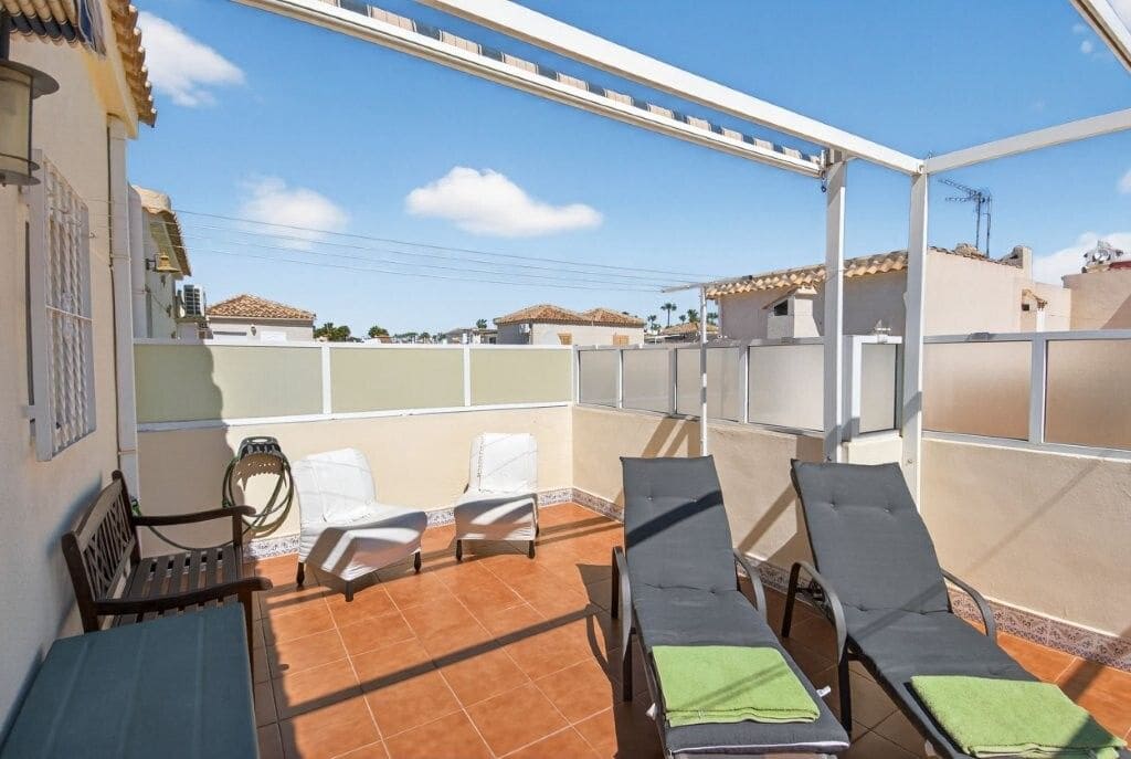 Piso de 3 habitaciones en La Zenia en venta con piscina - 249.000 € (Ref: 9770741)