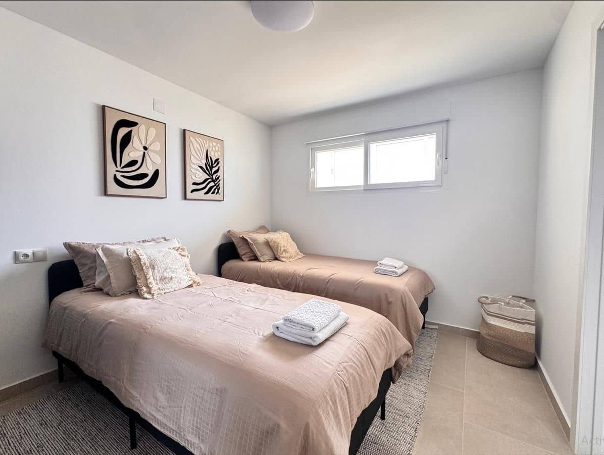 Apartamento de 2 habitaciones en Torrevieja en venta - 279.000 € (Ref: 9770748)