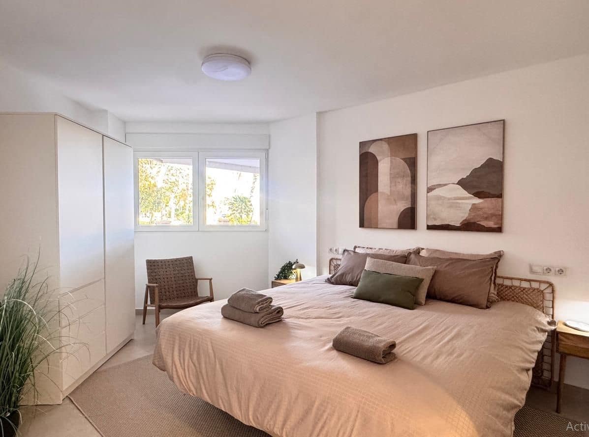 Apartamento de 2 habitaciones en Torrevieja en venta - 279.000 € (Ref: 9770748)