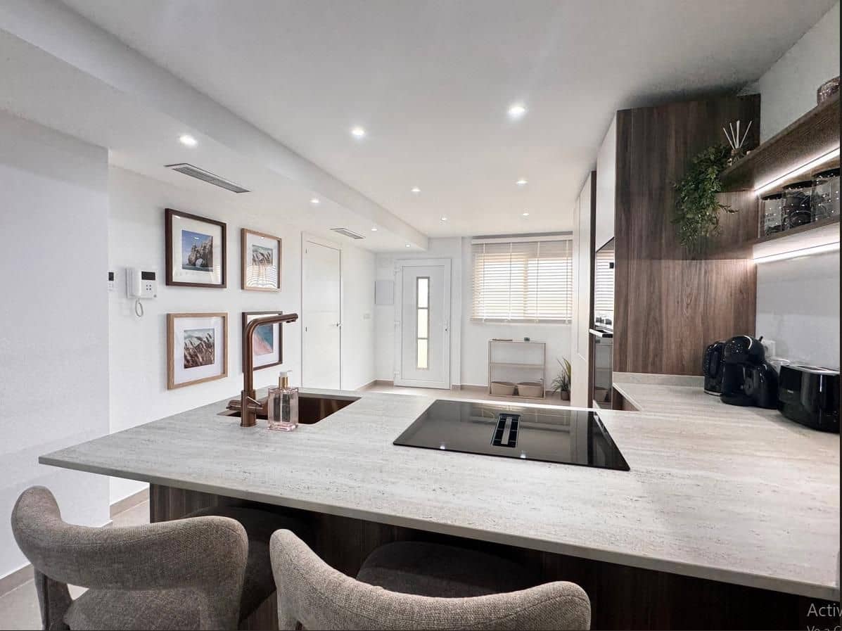 Apartamento de 2 habitaciones en Torrevieja en venta - 279.000 € (Ref: 9770748)