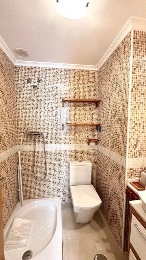 2 quarto Penthouse para venda em Torrevieja - 164 900 € (Ref: 9770750)