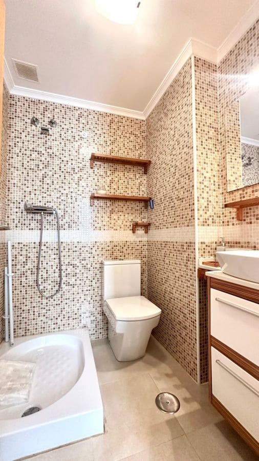 2 quarto Penthouse para venda em Torrevieja - 164 900 € (Ref: 9770750)