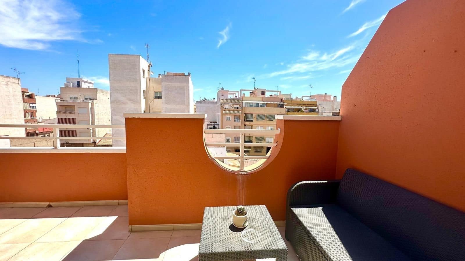 2 quarto Penthouse para venda em Torrevieja - 164 900 € (Ref: 9770750)