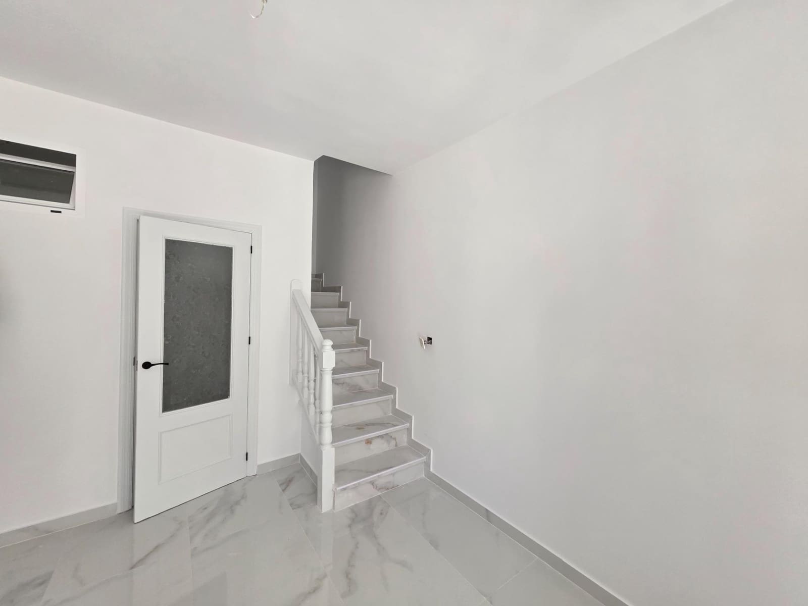 3 soveværelse Lejlighed til salg i Torrevieja med swimmingpool - € 194.900 (Ref: 9770752)