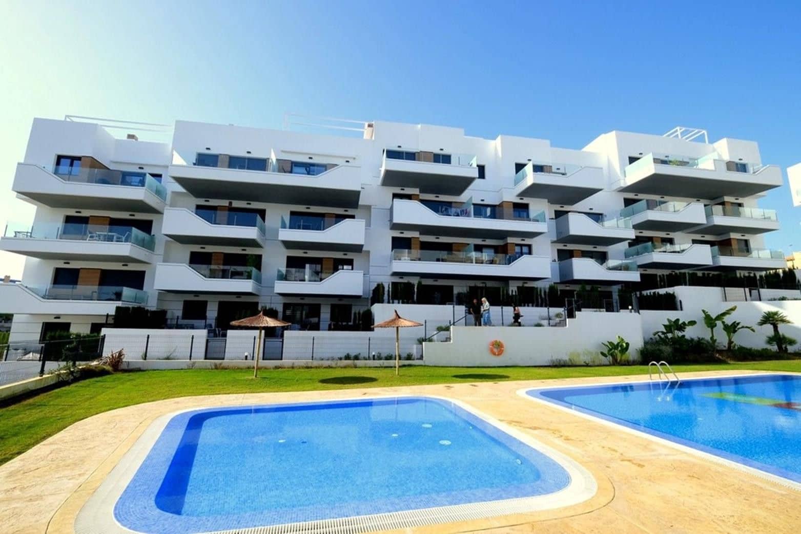 2 soverom Leilighet til salgs i Filipinas med garasje - € 229 000 (Ref: 9801310)