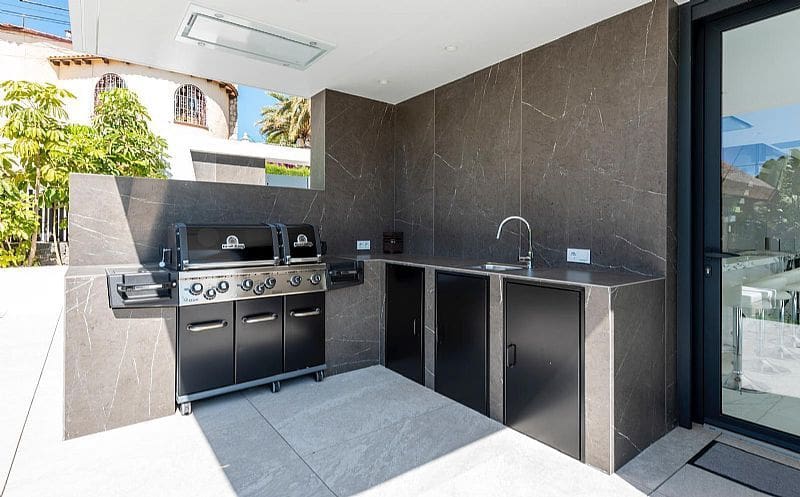 4 makuuhuone Huvila myytävänä paikassa Calpe / Calp - 2 990 000 € (Ref: 9808625)