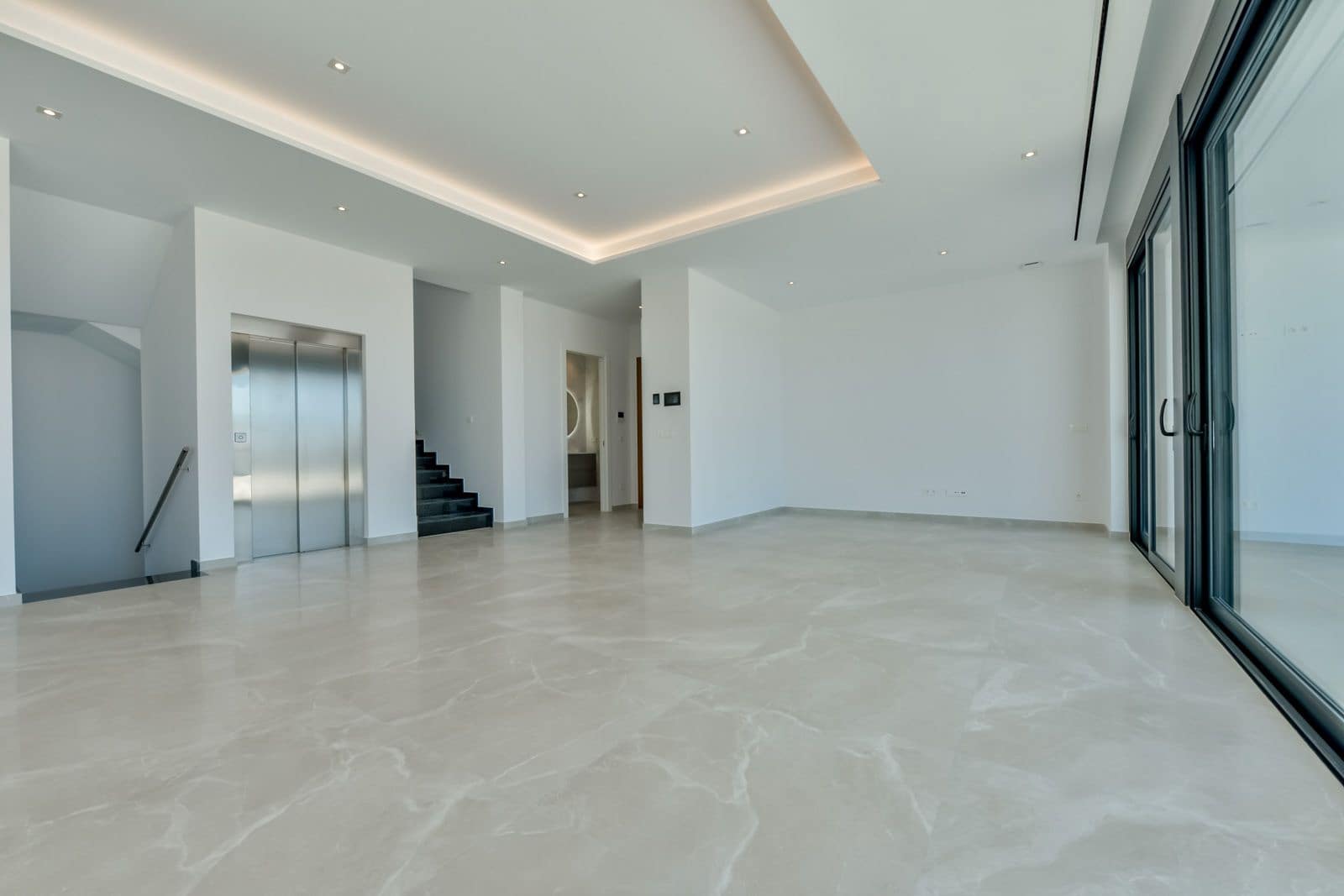 8 bedroom Villa for sale in Finestrat - € 4,450,000 (Ref: 9808747)