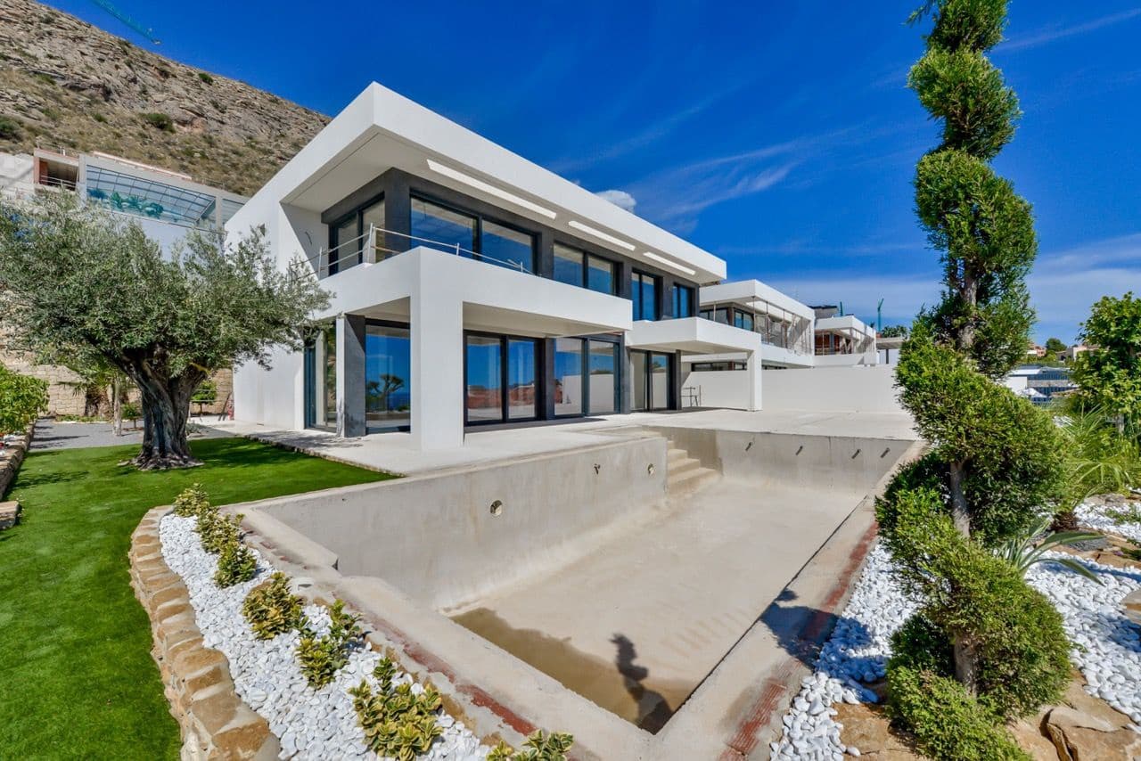 8 bedroom Villa for sale in Finestrat - € 4,450,000 (Ref: 9808747)