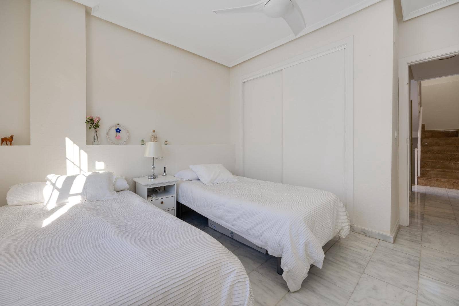 4 Zimmer Villa zu verkaufen in Filipinas mit Pool Garage - 428.000 € (Ref: 9808928)