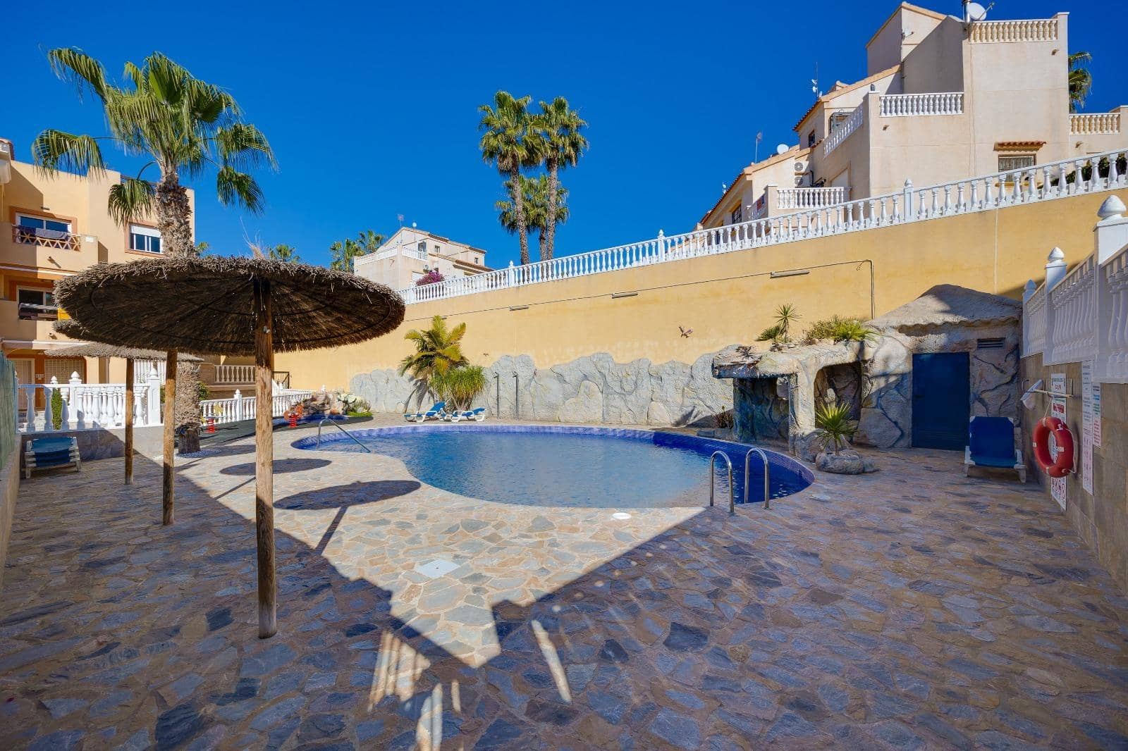 4 Zimmer Villa zu verkaufen in Filipinas mit Pool Garage - 428.000 € (Ref: 9808928)