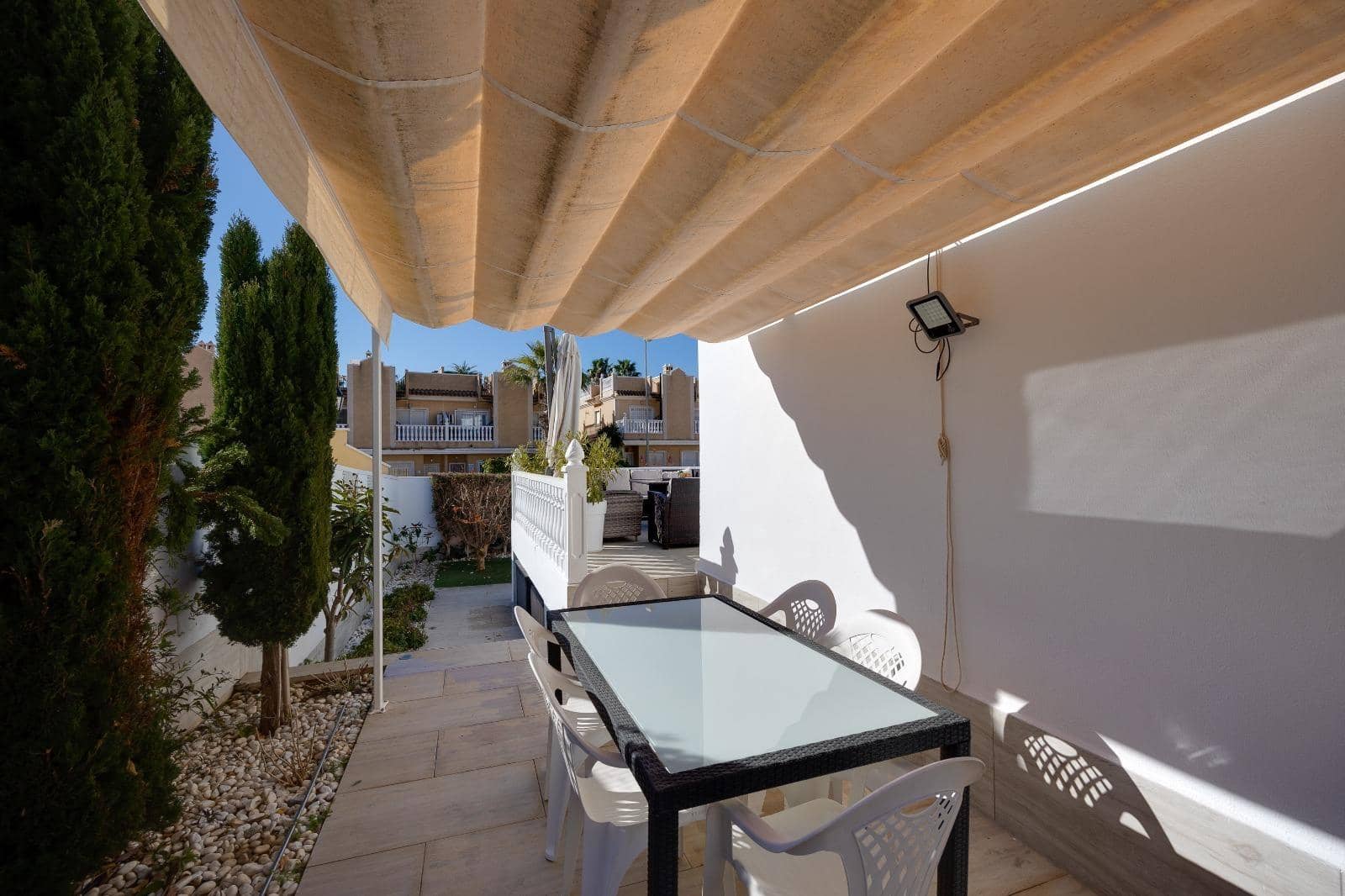 4 Zimmer Villa zu verkaufen in Filipinas mit Pool Garage - 428.000 € (Ref: 9808928)