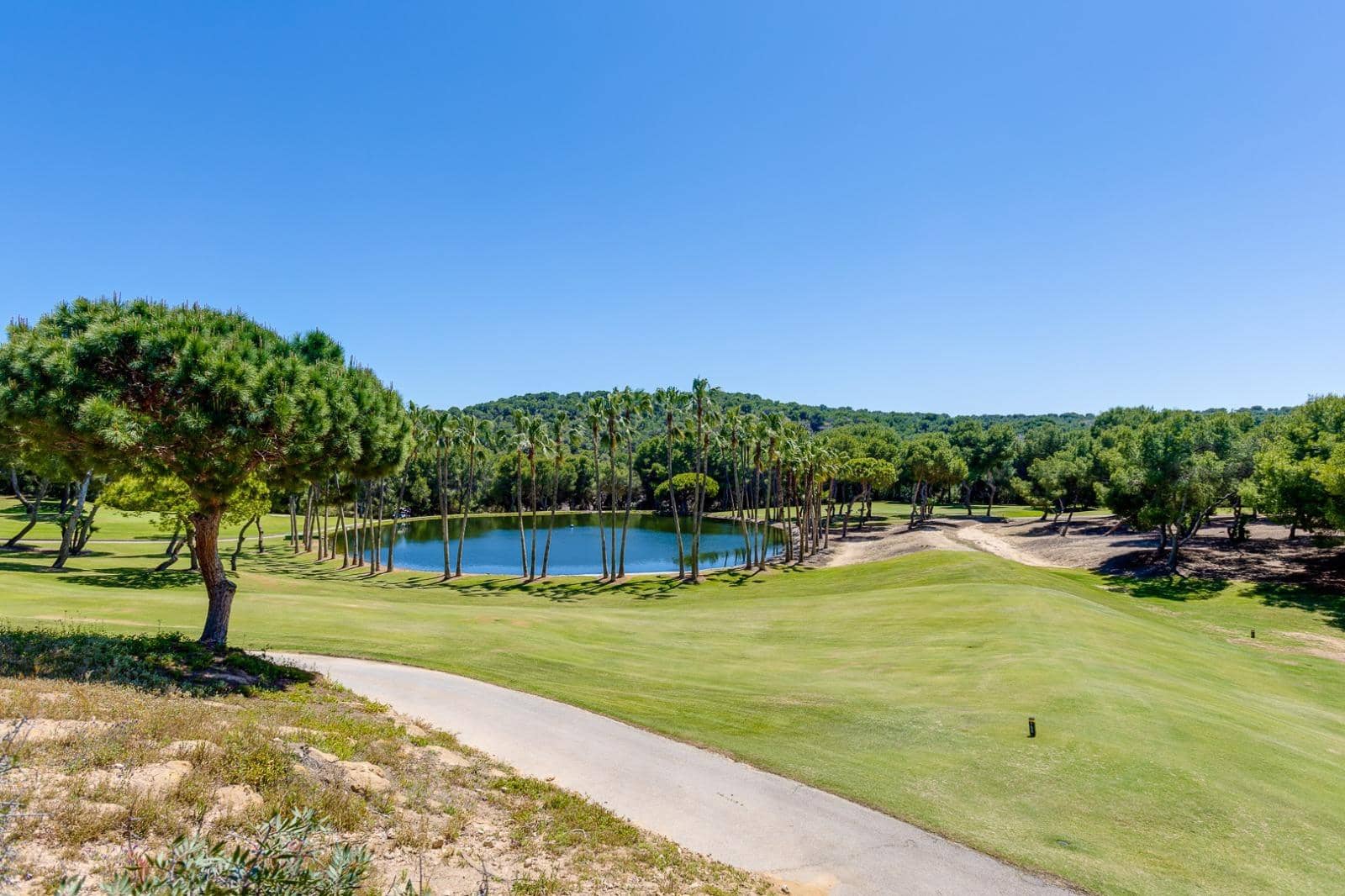 4 Zimmer Villa zu verkaufen in Filipinas mit Pool Garage - 428.000 € (Ref: 9808928)