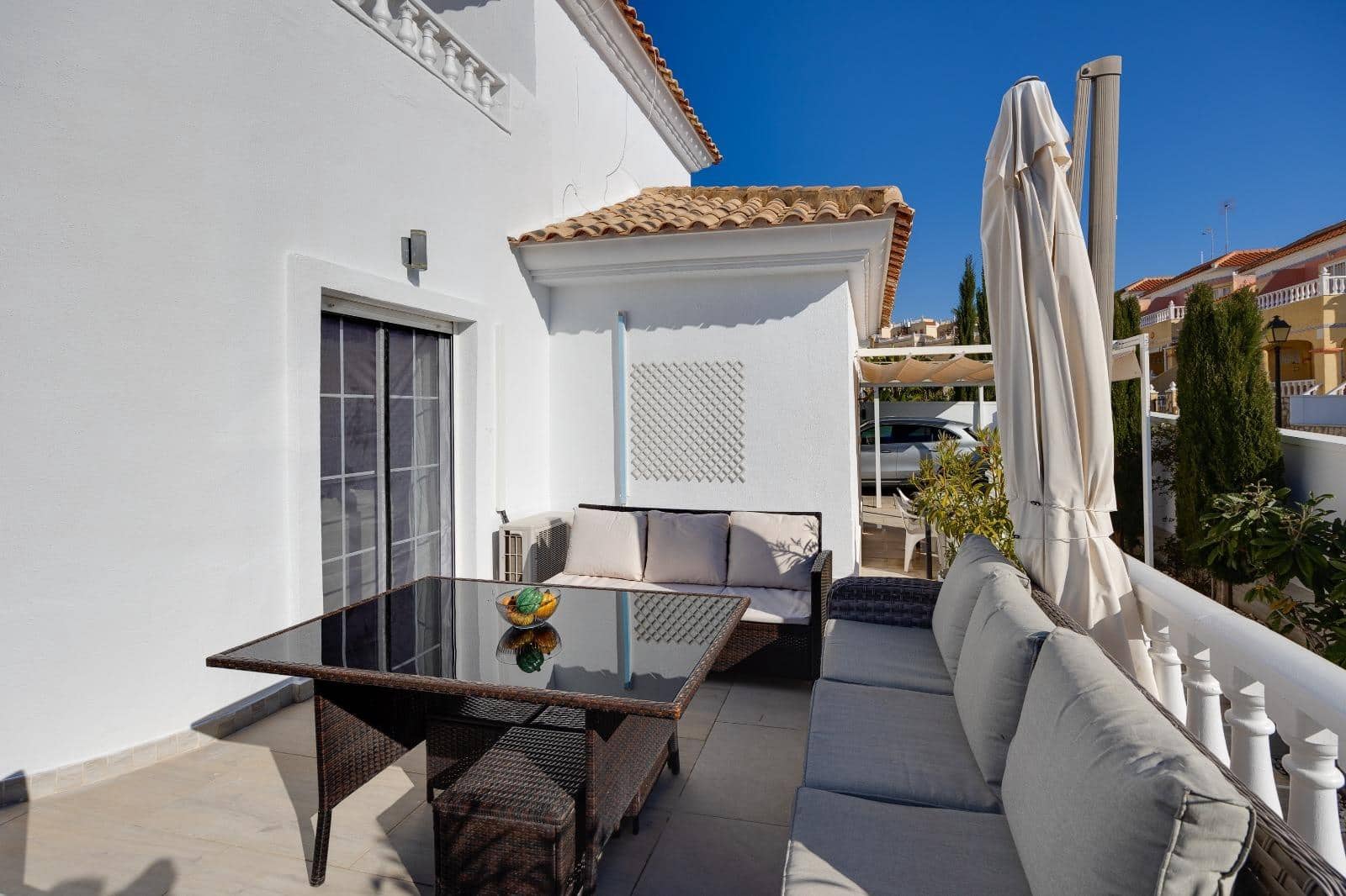 4 Zimmer Villa zu verkaufen in Filipinas mit Pool Garage - 428.000 € (Ref: 9808928)