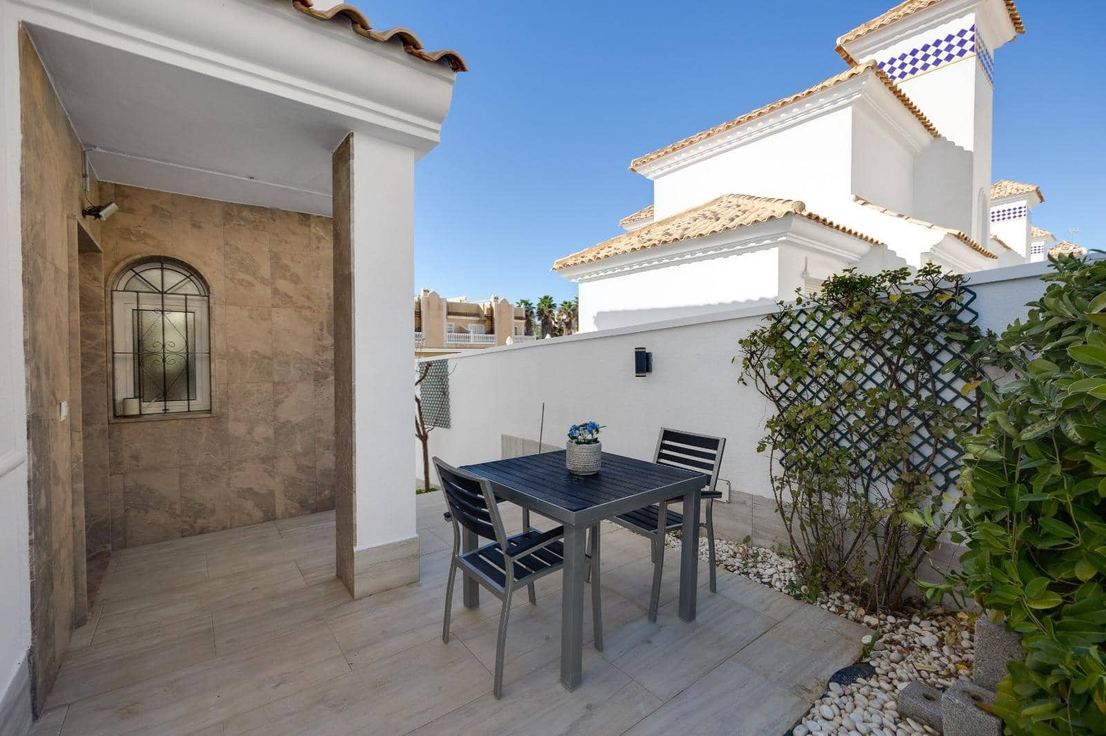 4 Zimmer Villa zu verkaufen in Filipinas mit Pool Garage - 428.000 € (Ref: 9808928)