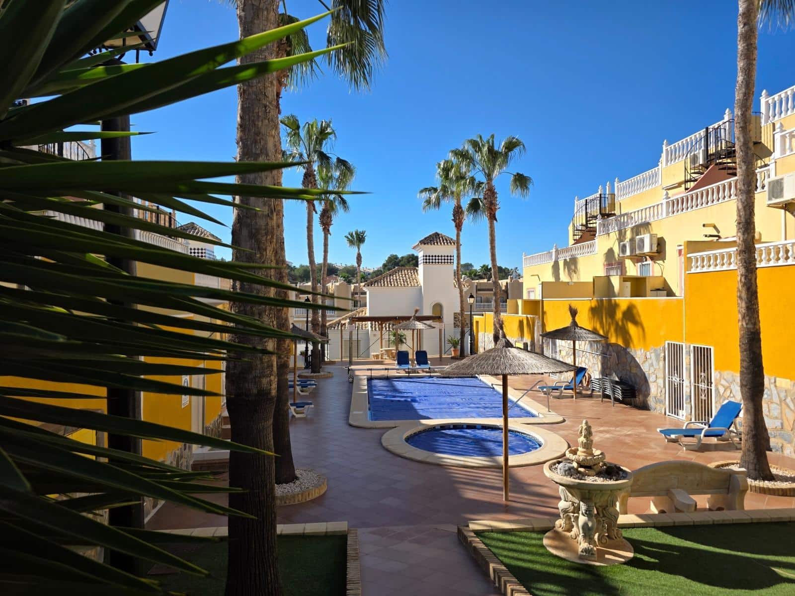 4 Zimmer Villa zu verkaufen in Filipinas mit Pool Garage - 428.000 € (Ref: 9808928)