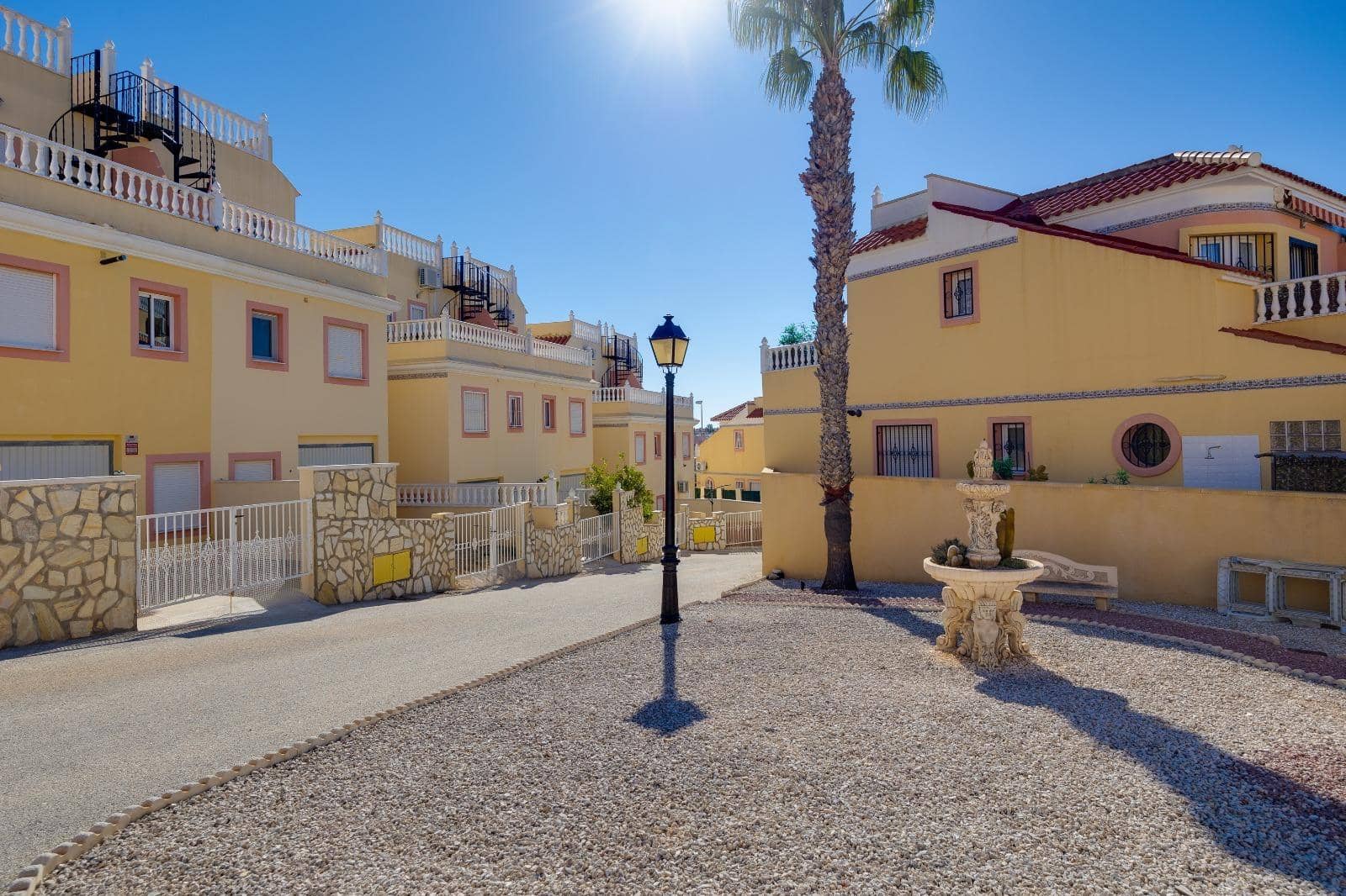 4 Zimmer Villa zu verkaufen in Filipinas mit Pool Garage - 428.000 € (Ref: 9808928)