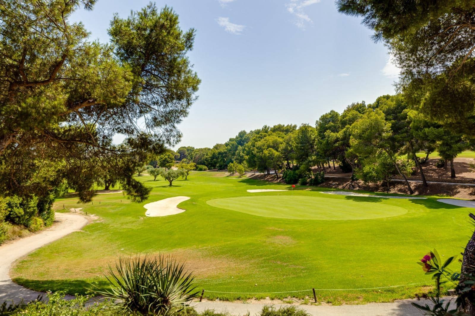 4 Zimmer Villa zu verkaufen in Filipinas mit Pool Garage - 428.000 € (Ref: 9808928)